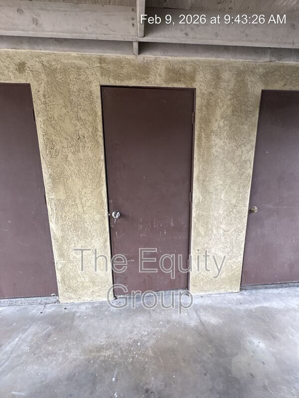 Building Photo - 3507 W Colonial Ave