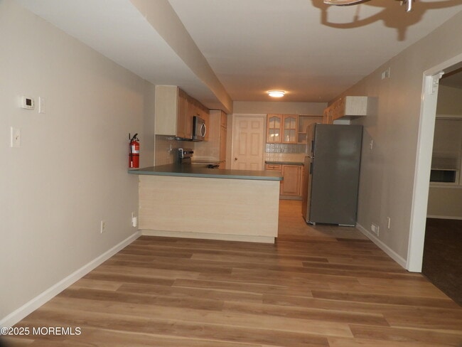 Building Photo - 330 Barcelona Dr