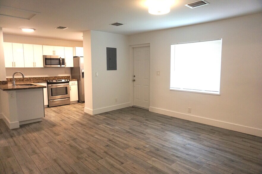 Living Room - 1529 Arthur St