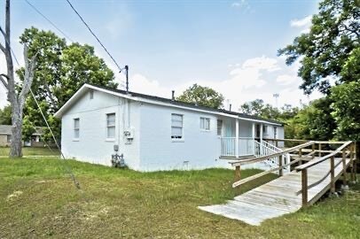 Building Photo - 230 Daffodil St