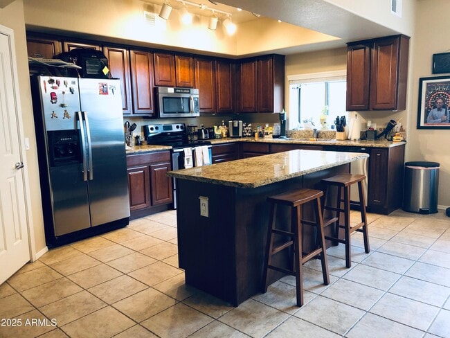 Building Photo - 2401 E Rio Salado Pkwy