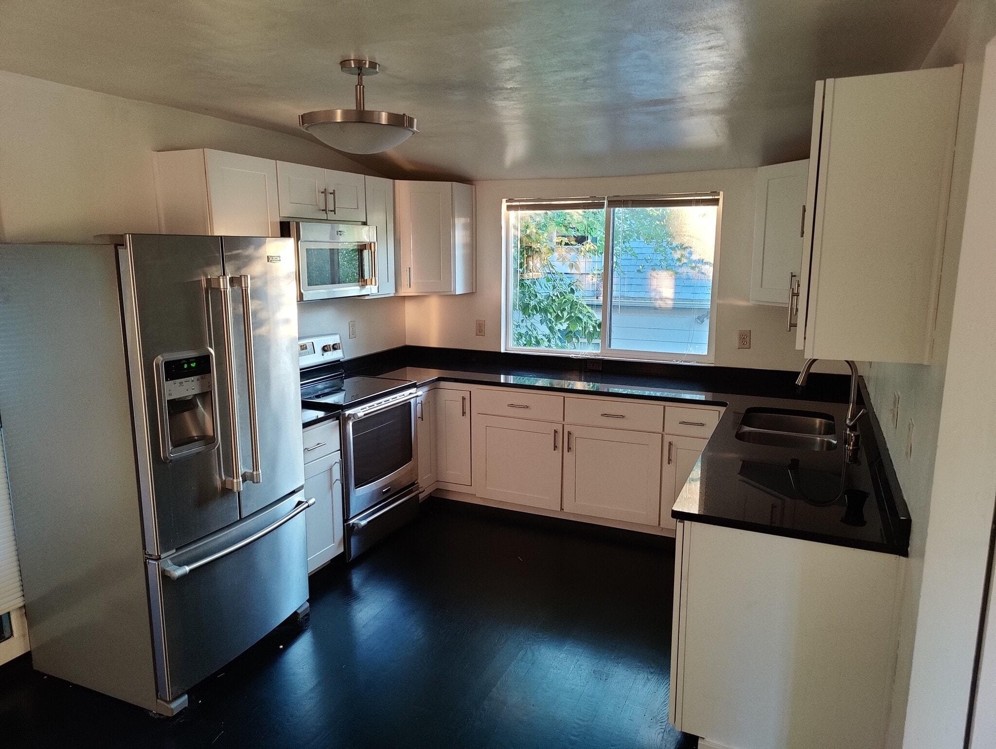 Kitchen - 801 W Glendale Ave
