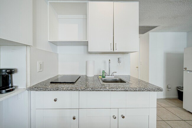 Building Photo - 6345 Collins Ave