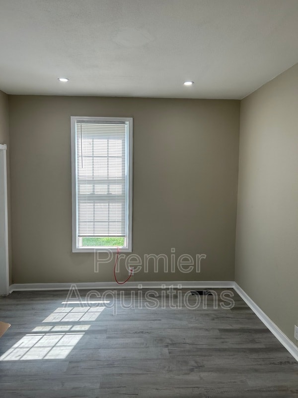 Building Photo - 825 Easton St