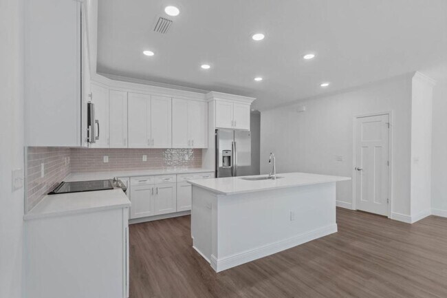 Building Photo - 529 Hill Ln