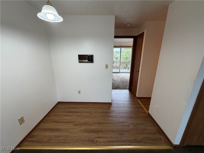 Building Photo - 4107 Orchard Dale Dr NW