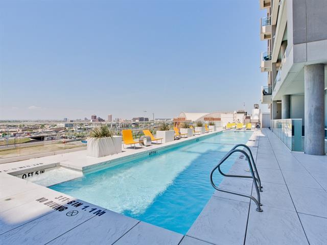 Building Photo - 2408 Victory Park Ln