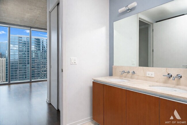 Building Photo - 600 N Fairbanks Ct