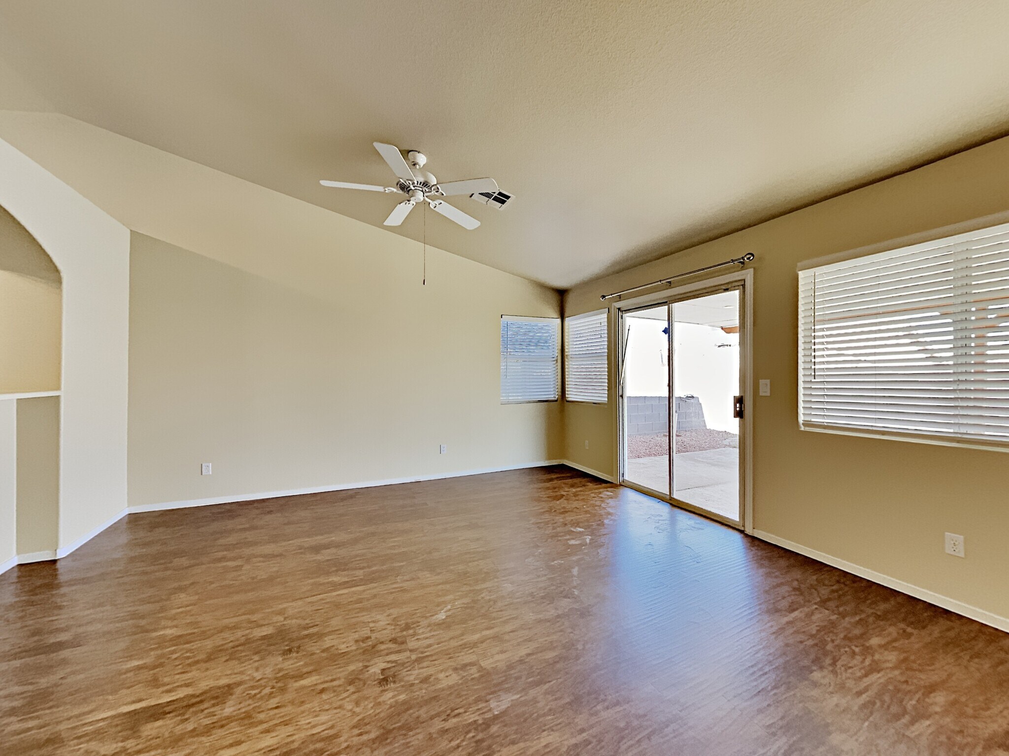 Building Photo - 918 Blue Arroyo Dr