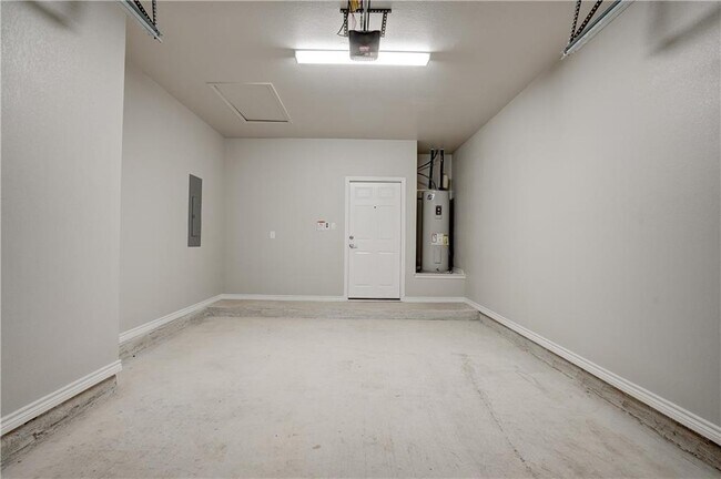 Building Photo - 381 County Rd 306