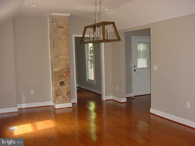 Building Photo - 236 E Lee St
