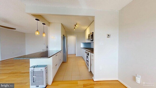 Building Photo - 2500 N Van Dorn St