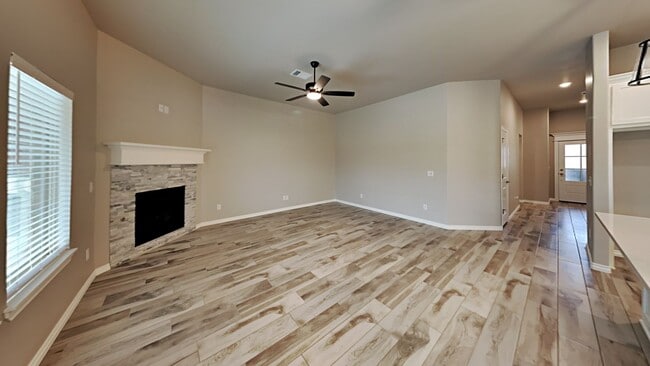 Building Photo - Spectacular 3 Bedroom 2 Bathroom Home in Britton Farms (Yukon Schools)