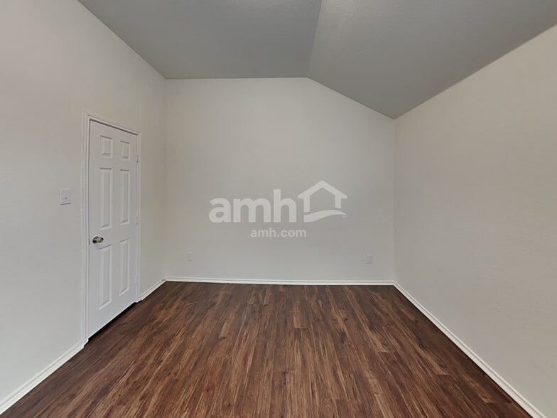 Building Photo - 2101 Hanakoa Falls Dr