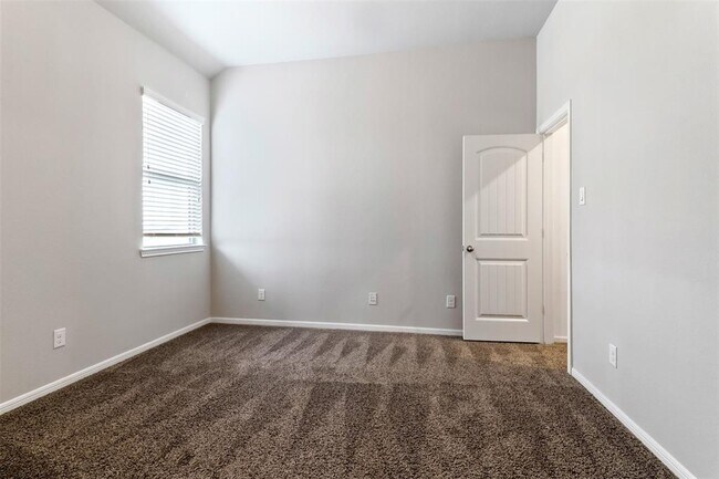 Building Photo - 4926 Thunder Creek Ln