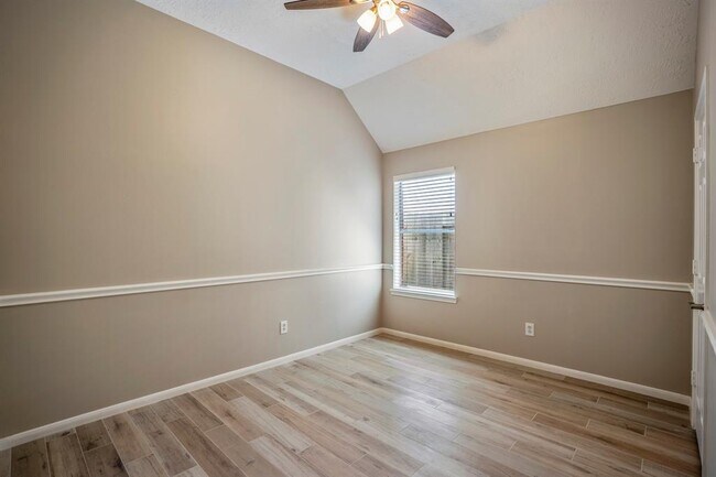 Building Photo - 5803 Sawyer Bend Ln