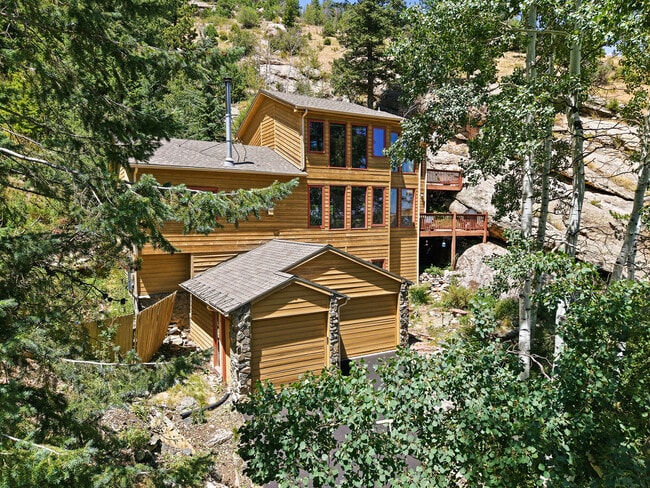 Building Photo - 551 Aspen Dr