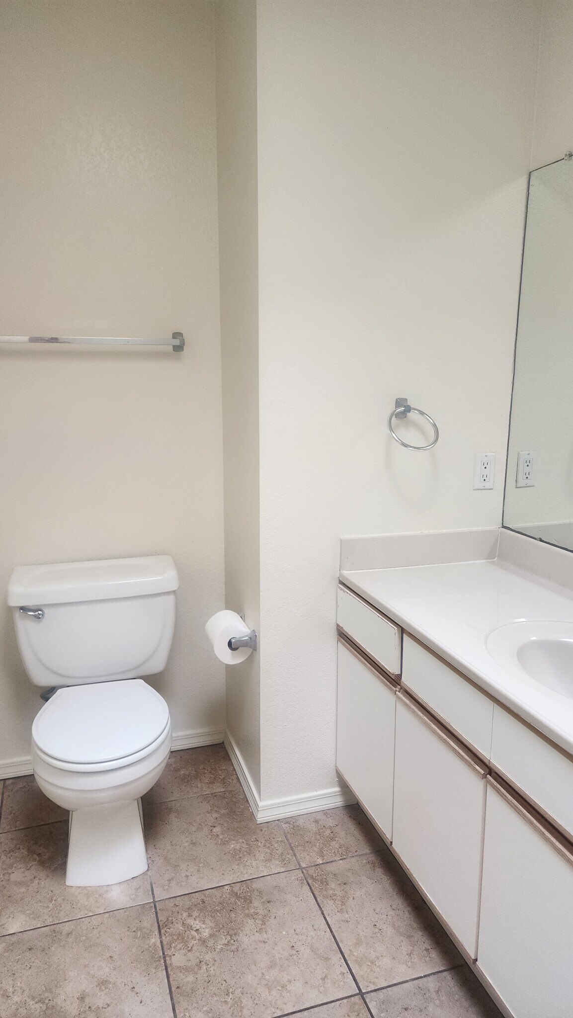bathroom 1 - 7212 Bobwhite Ln NE