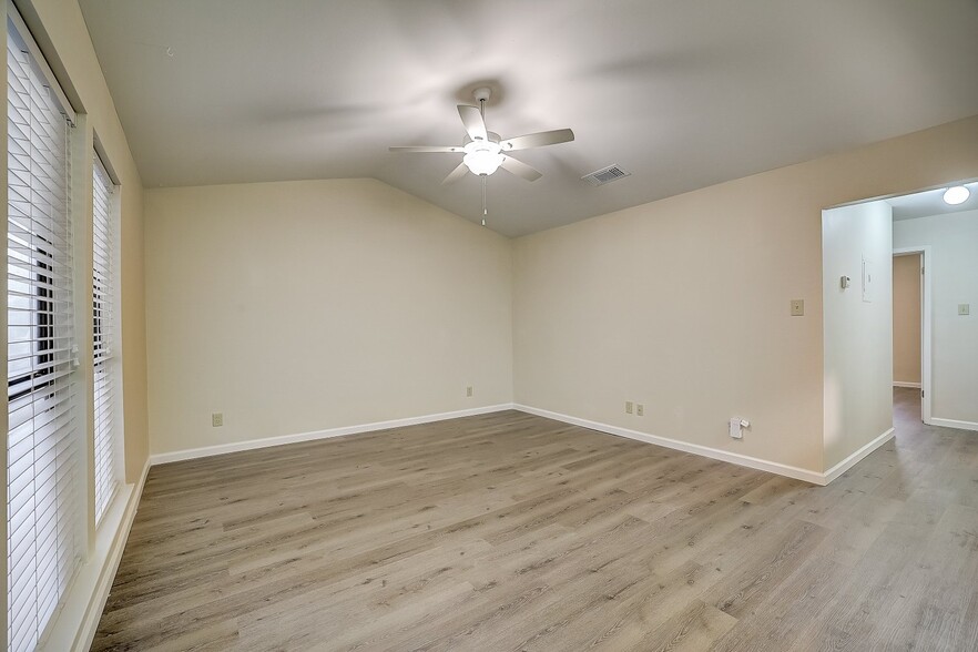Building Photo - 8615 Rockwood Ln
