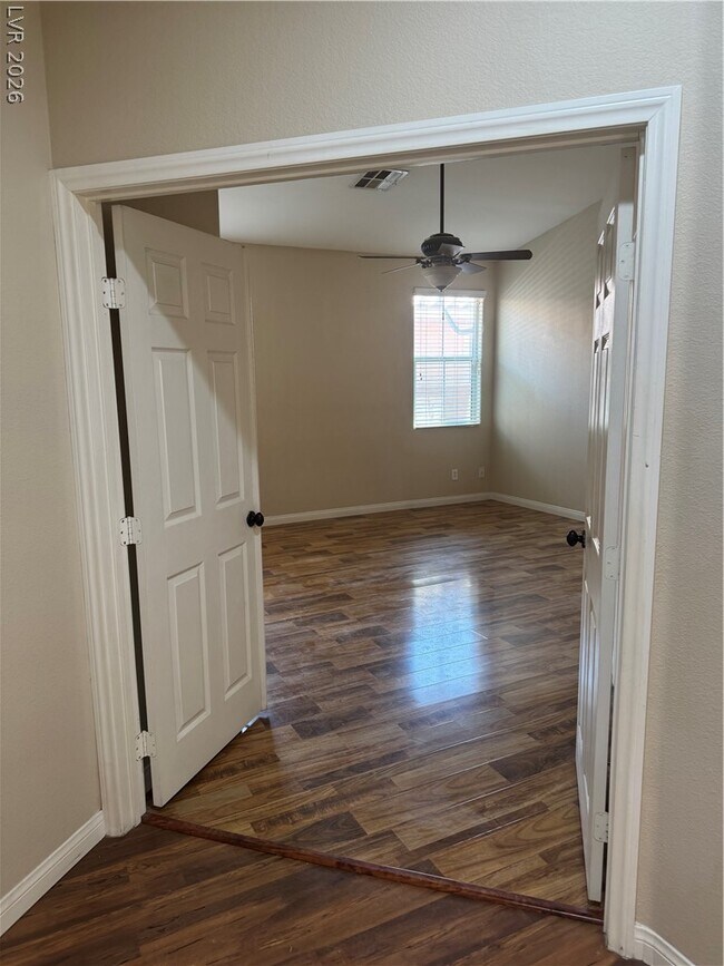 Building Photo - 9113 W Parkstone Ave