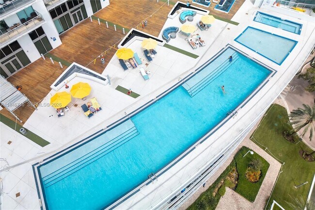 Building Photo - 92 SW 3rd St