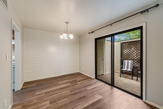 Building Photo - 6718 Silvermine Dr