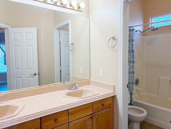 Building Photo - 8455 Faucet Ave