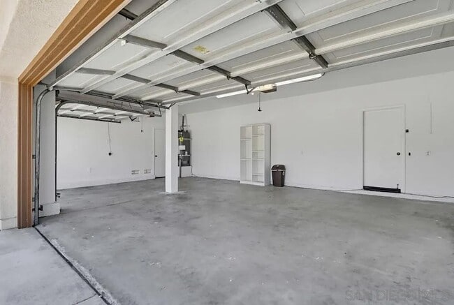 Building Photo - 1100 Corrales Ln