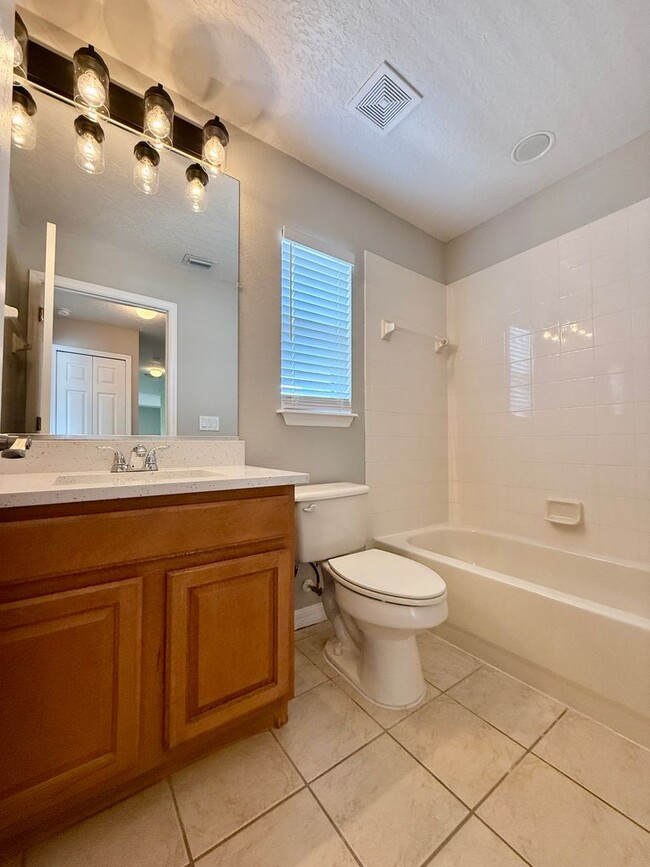 Building Photo - GORGEOUS Two Story 4/3.5 home in sought af...