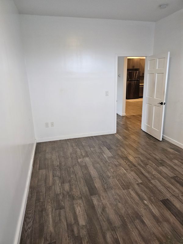 Building Photo - 1695 Albany Ave