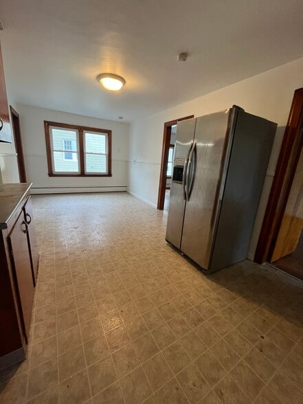 Building Photo - 9 Division St