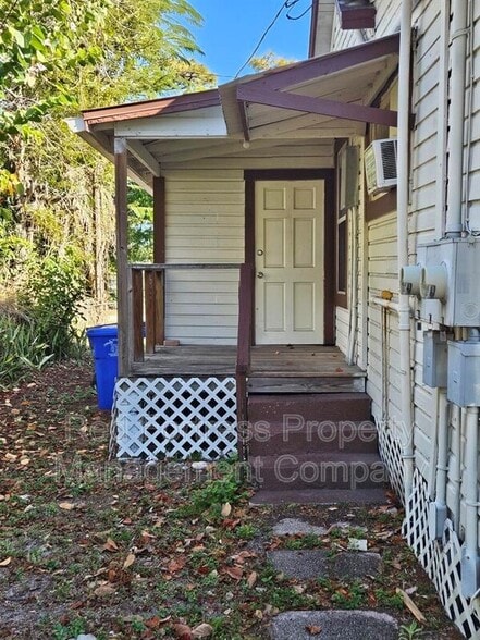 Building Photo - 3810 Desoto Ave