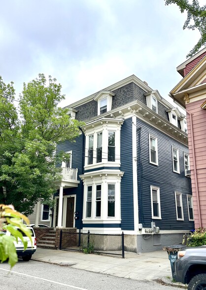 Building Photo - 124 Vinton St, 3