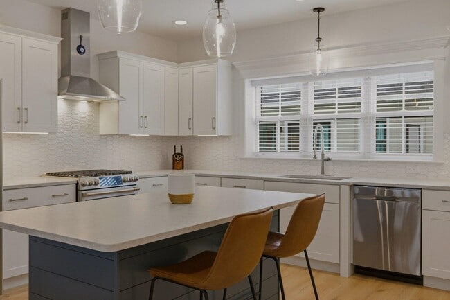 Building Photo - 50 Cate St