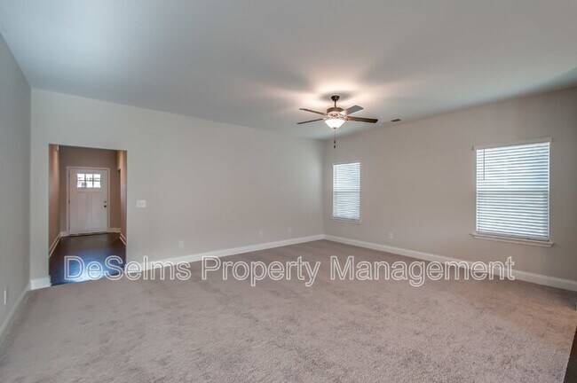 Building Photo - 1529 Holton Rd
