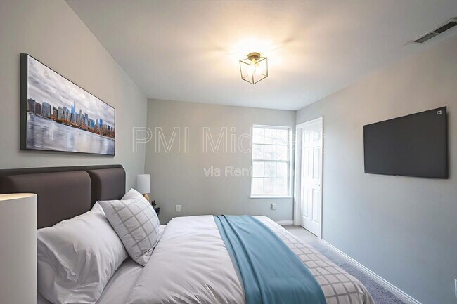 Building Photo - 18058 Cristin Way