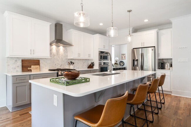 Building Photo - Stunning Like-New 4 Bedroom Home with Solar Panels & Fenced Backyard in Raleigh!