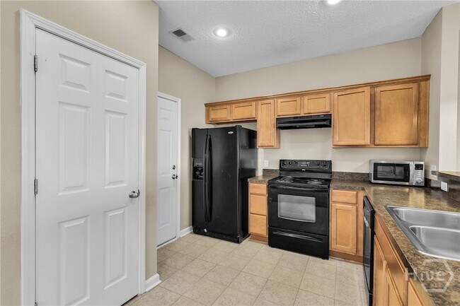 Building Photo - 975 Canyon Oak Loop