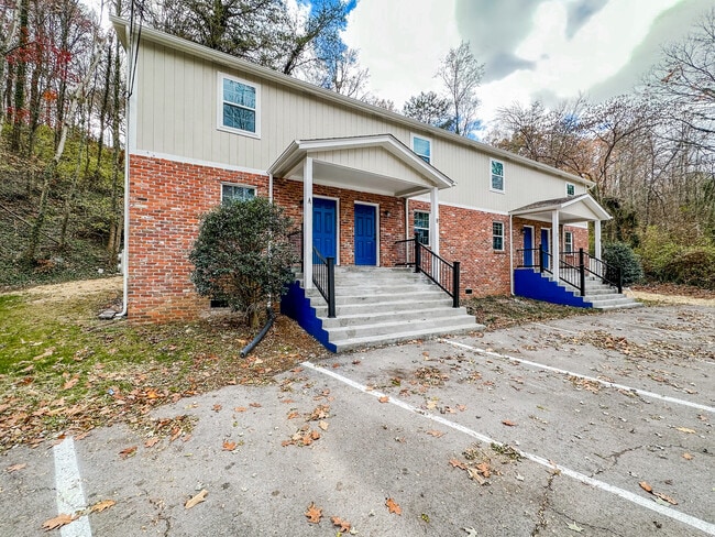 Building Photo - 809 Teaberry Ln