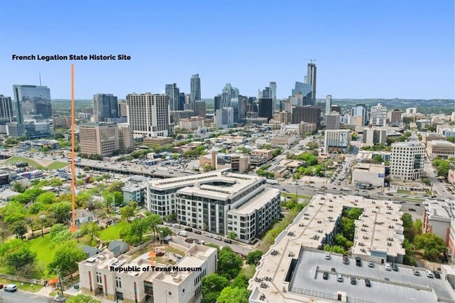 Building Photo - 800 Embassy Dr