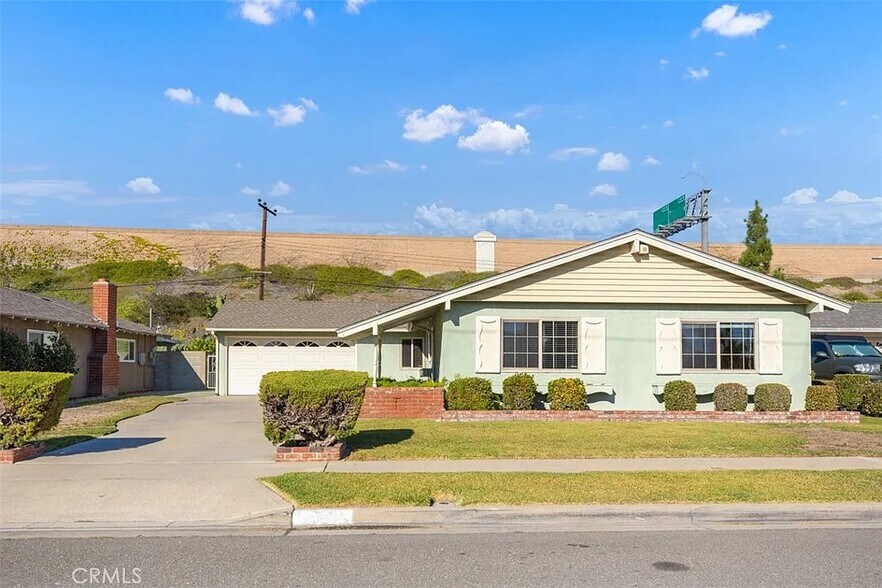 Primary Photo - 7591 Benton Ave