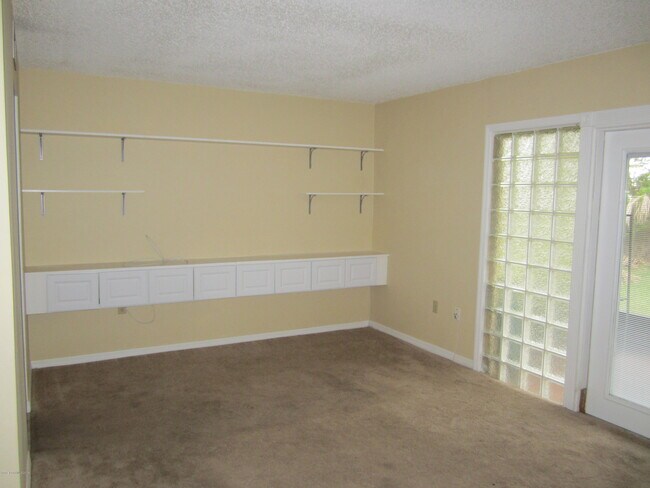 Building Photo - 48 Bogart Pl