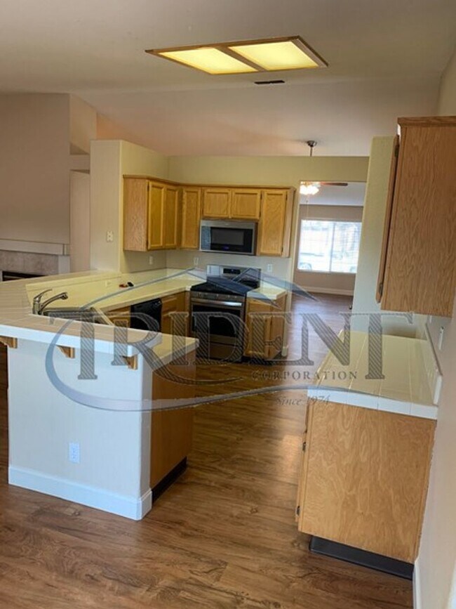Building Photo - 2180 Gold River Dr