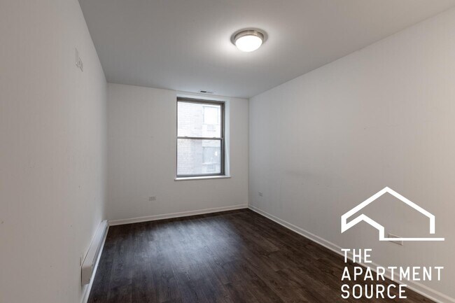 Building Photo - 940 W Winona St