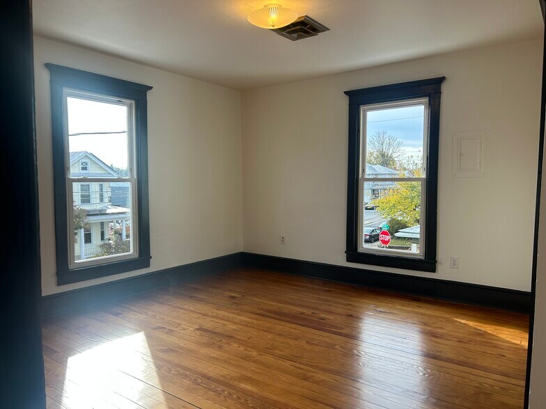 Bedroom 1 - 407 Collicello St