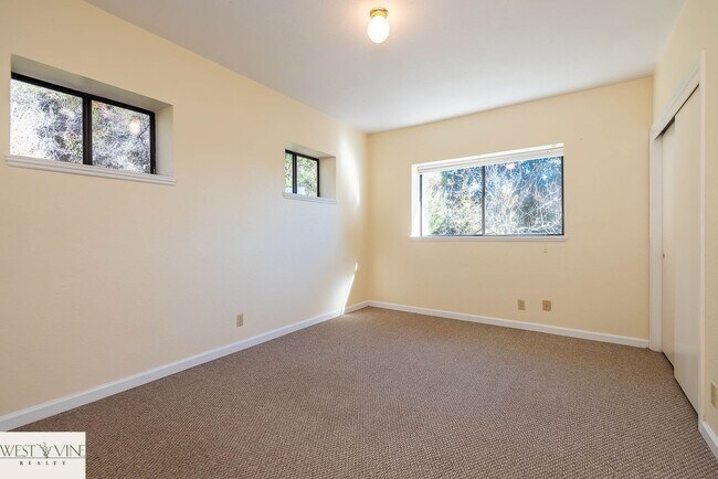 Building Photo - Oceanview Mountain Retreat Home On 3+ Acres