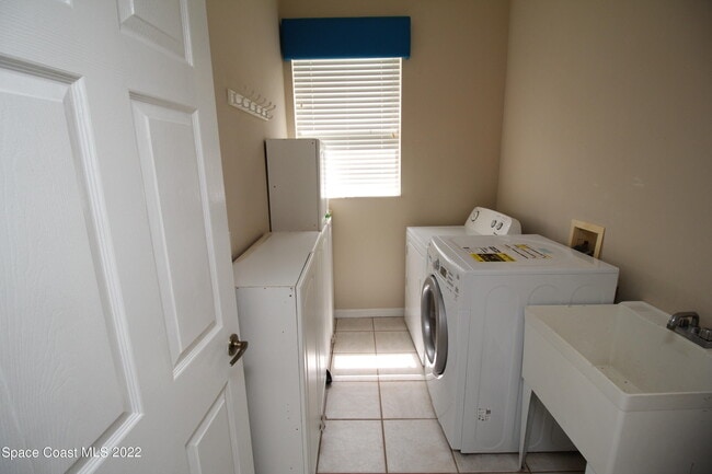 Building Photo - 4411 Portage Trail