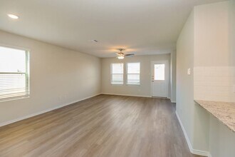 Building Photo - 10718 Sunlit St