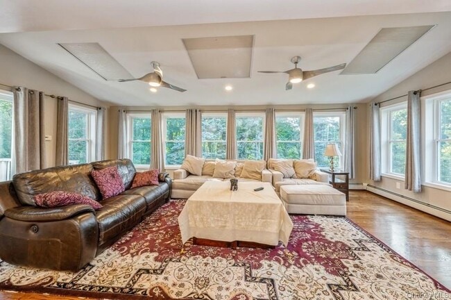 Building Photo - 516 Almena Ave