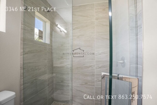 Building Photo - 3346 NE 21st Pl